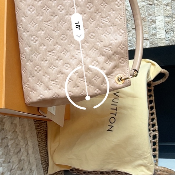 Louis Vuitton Artsy MM Shoulder Bag - Picture 13 of 16